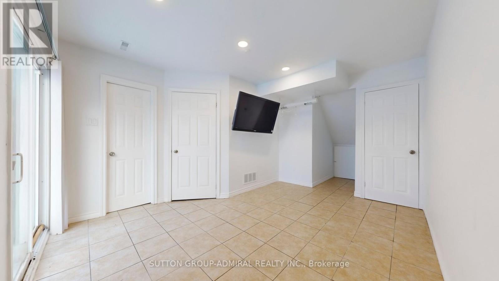 8 - 64 Bronte Street S, Milton, ON - Indoor Photo Showing Other Room