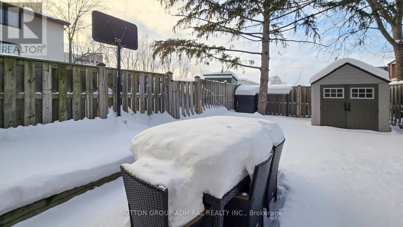 8 - 64 Bronte Street S, Milton, ON - Outdoor