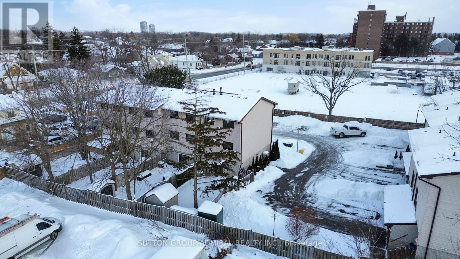 8 - 64 Bronte Street S, Milton, ON - Outdoor