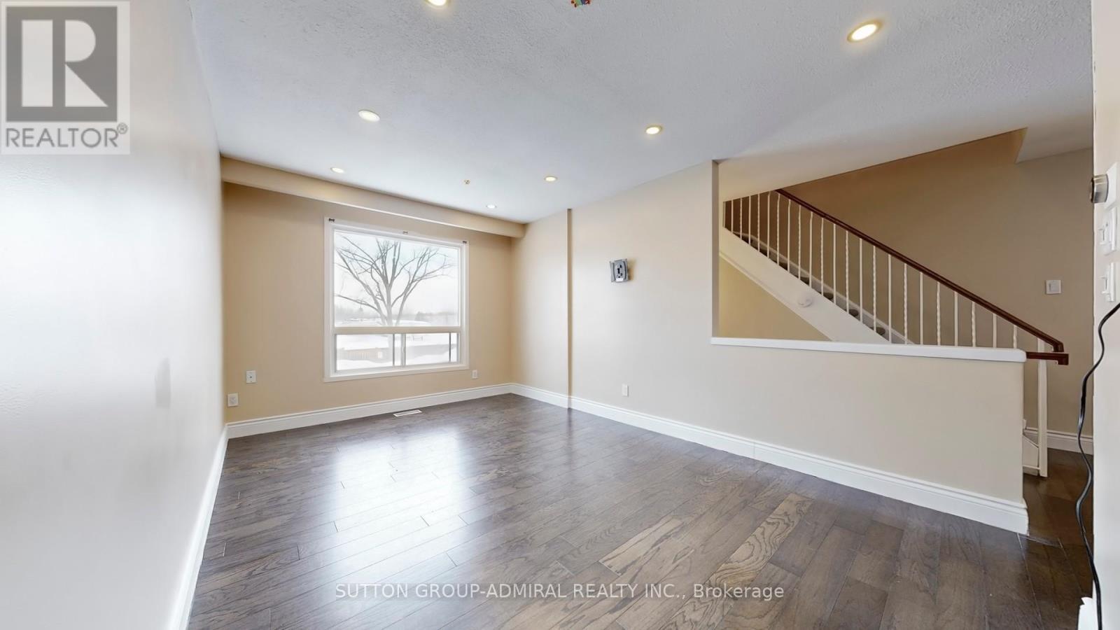 8 - 64 Bronte Street S, Milton, ON - Indoor Photo Showing Other Room