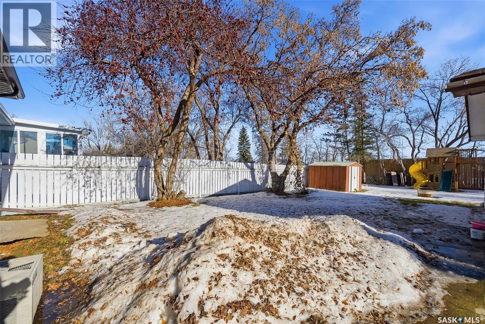 153 Mcdougall Crescent, Regina, SK - Outdoor
