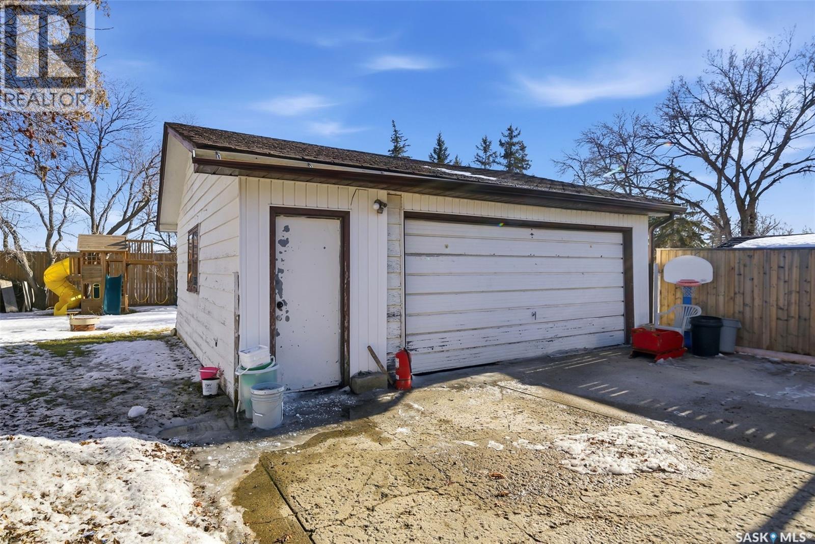 153 Mcdougall Crescent, Regina, SK - Outdoor