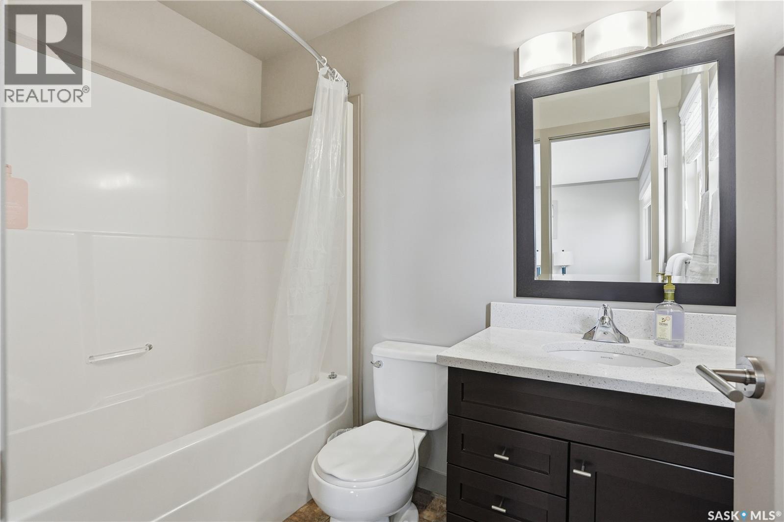 234 Maningas Bend, Saskatoon, SK - Indoor Photo Showing Bathroom