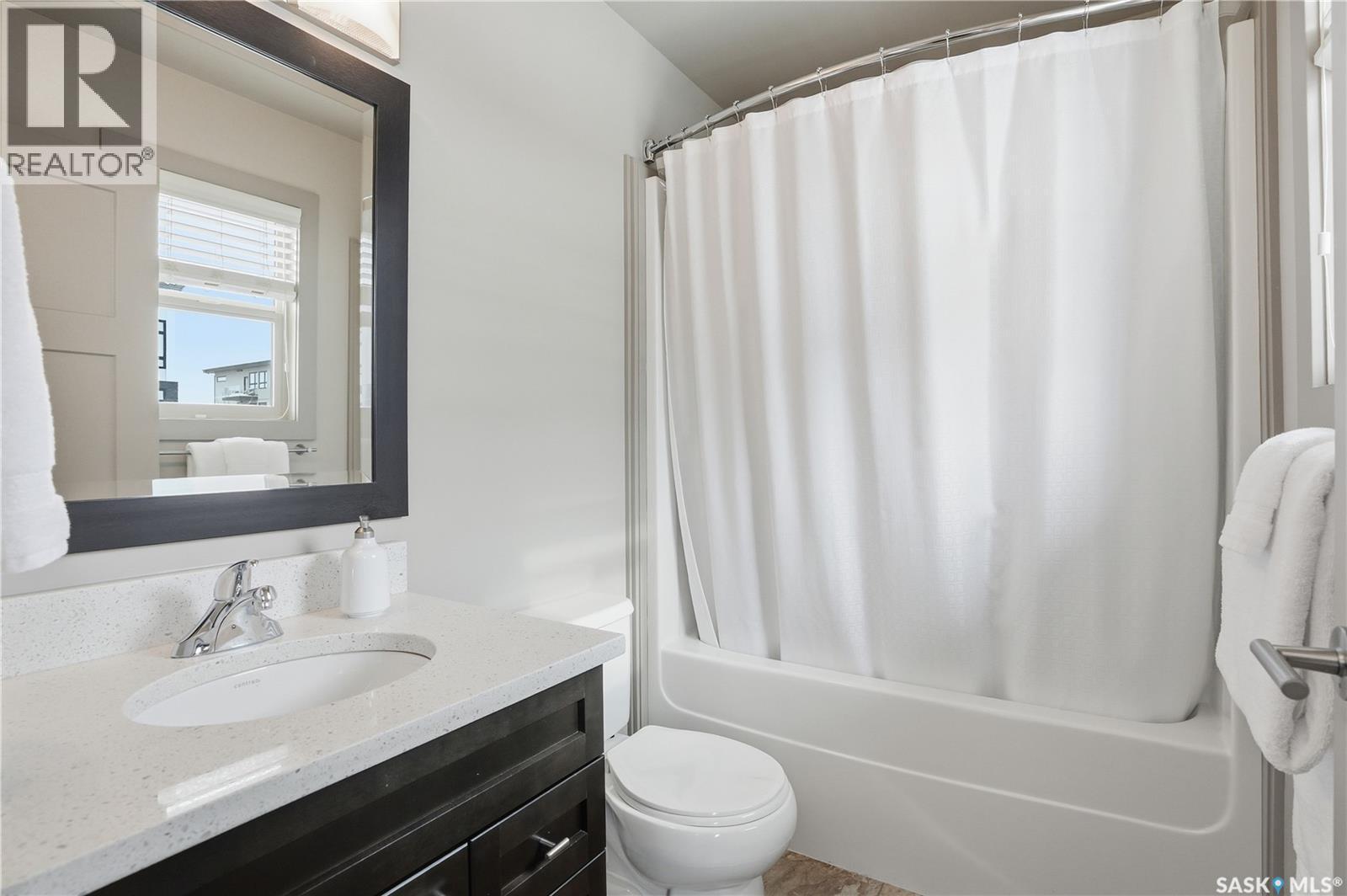 234 Maningas Bend, Saskatoon, SK - Indoor Photo Showing Bathroom