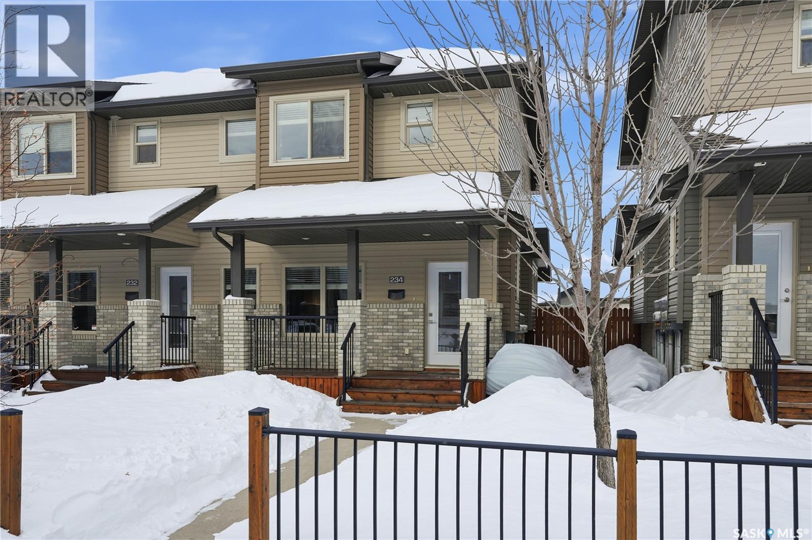 234 Maningas Bend, Saskatoon, SK - Outdoor With Facade