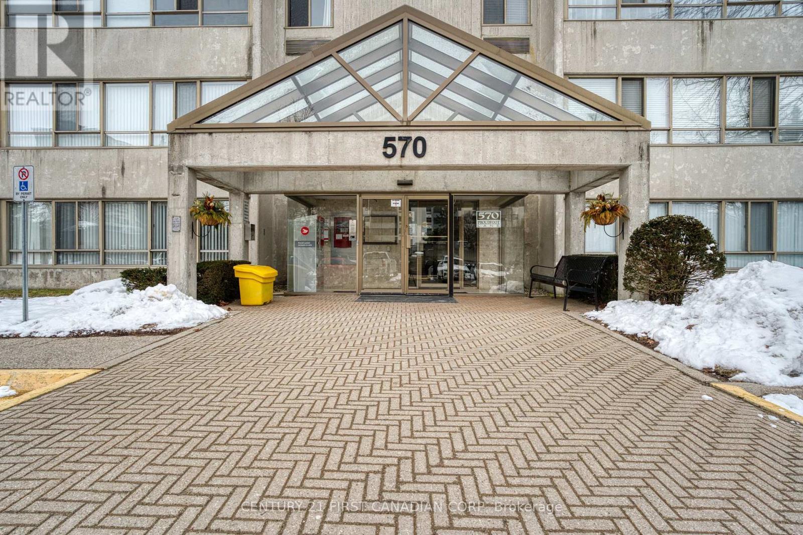 912 - 570 Proudfoot Lane, London North (North N), ON - Outdoor With Facade