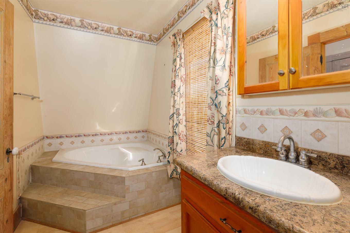 5 Feltzen South Road, Bayport, NS