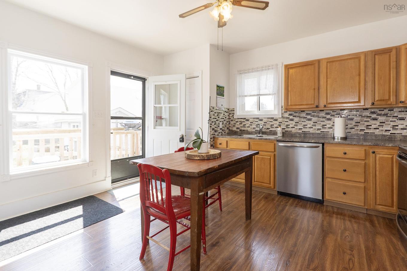 100 Queen Street, Parrsboro, NS