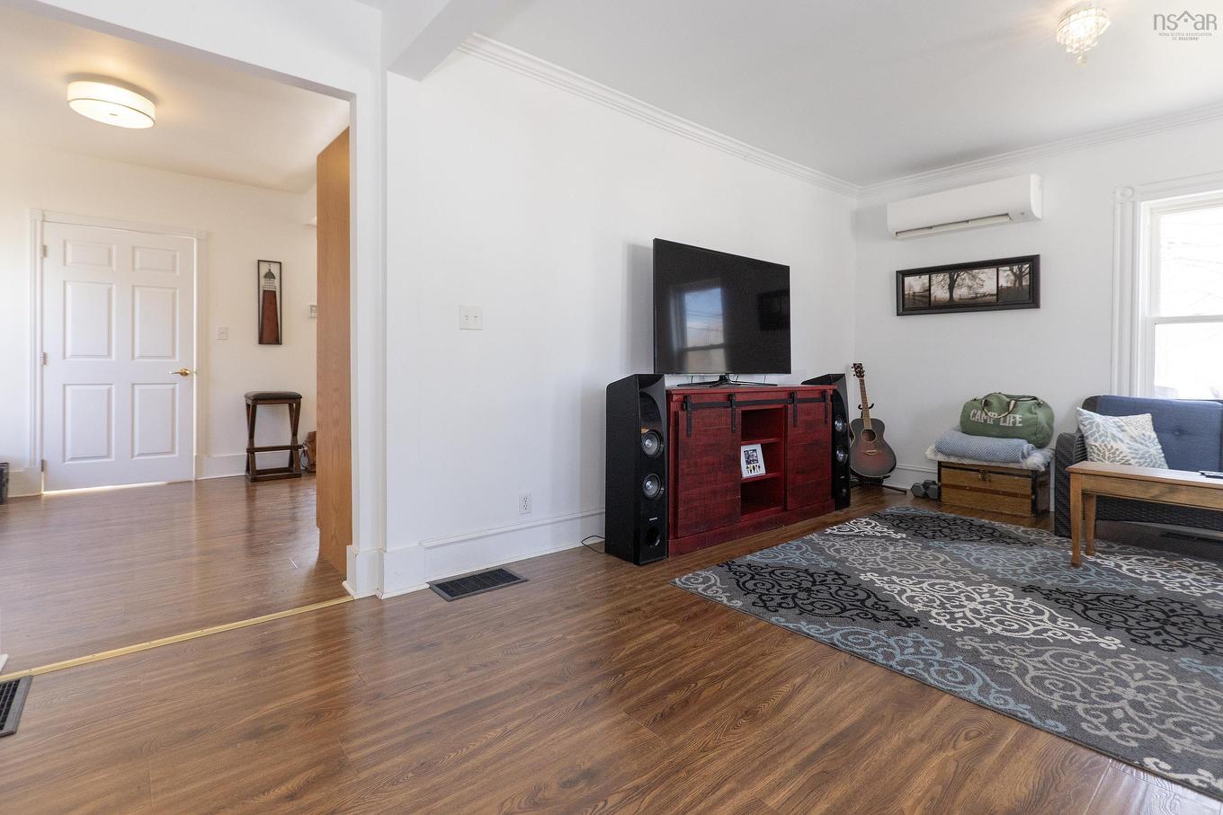 100 Queen Street, Parrsboro, NS