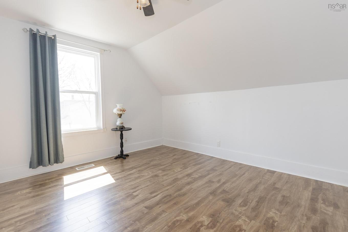 100 Queen Street, Parrsboro, NS