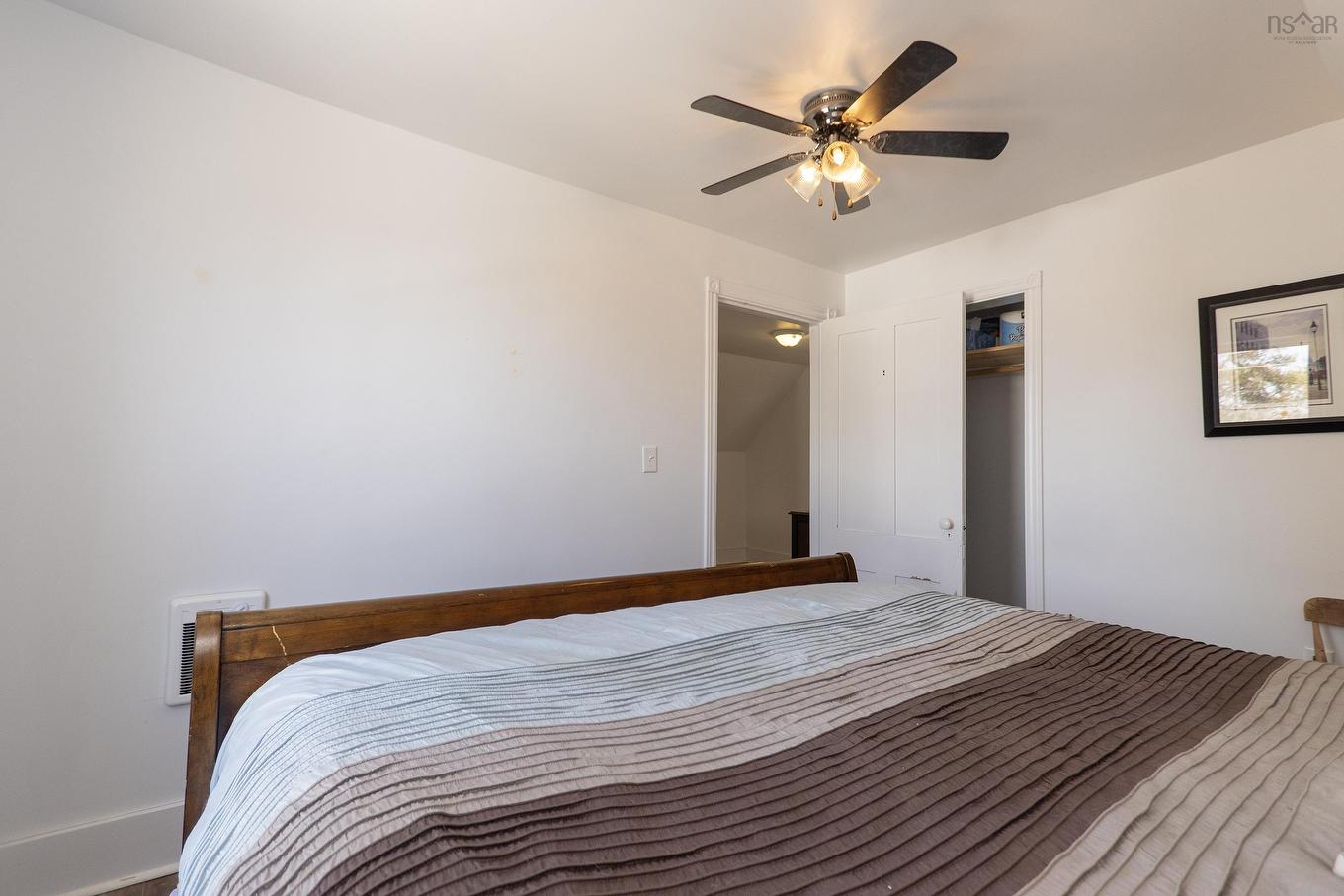 100 Queen Street, Parrsboro, NS