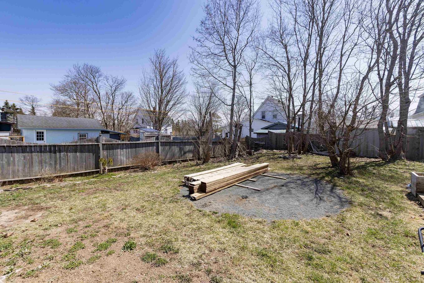 100 Queen Street, Parrsboro, NS