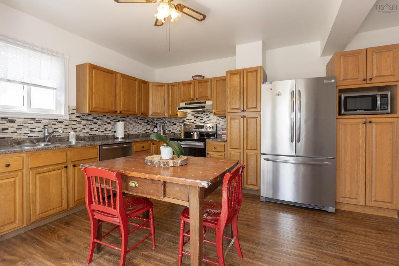 100 Queen Street, Parrsboro, NS