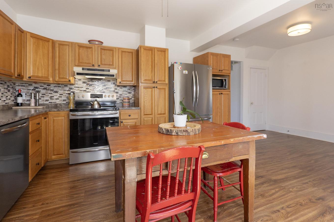 100 Queen Street, Parrsboro, NS