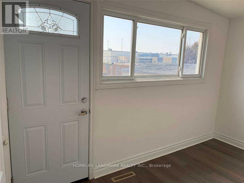 8 Ronaldshay Avenue, Hamilton, ON - Indoor Photo Showing Other Room