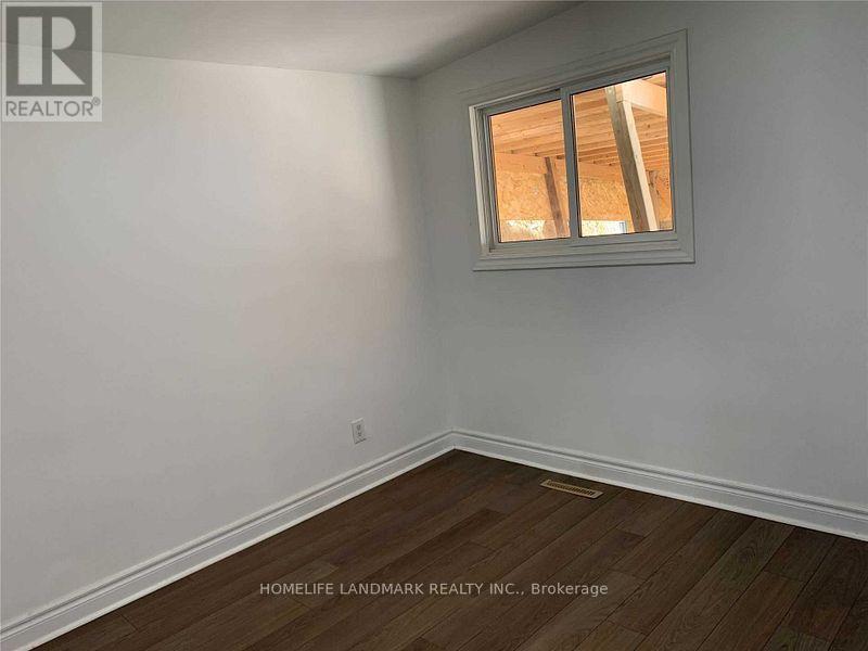 8 Ronaldshay Avenue, Hamilton, ON - Indoor Photo Showing Other Room