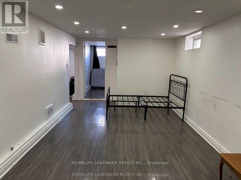 8 Ronaldshay Avenue, Hamilton, ON - Indoor