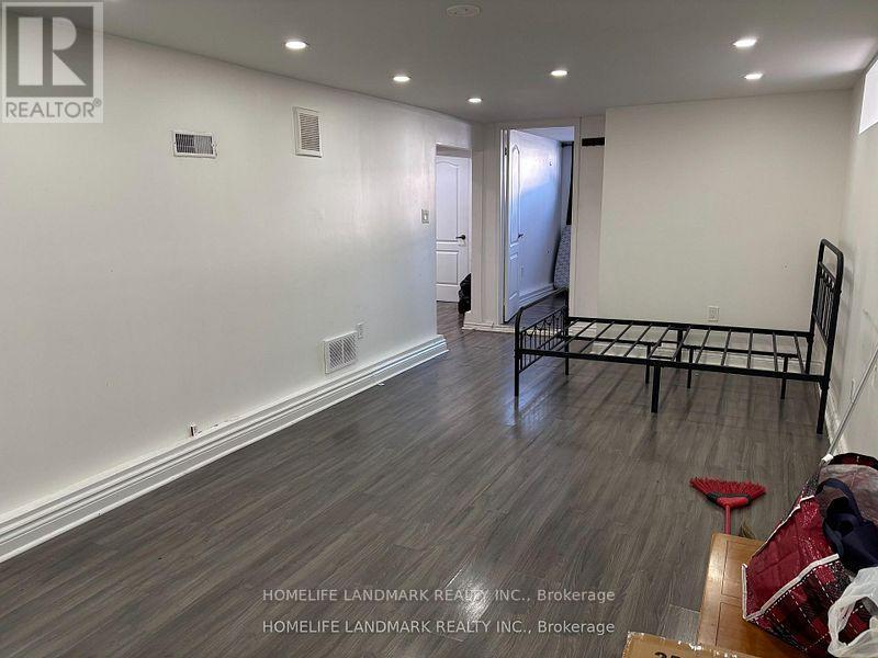 8 Ronaldshay Avenue, Hamilton, ON - Indoor Photo Showing Other Room