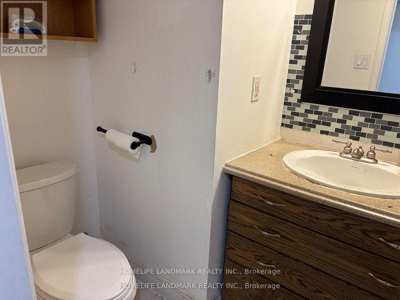 8 Ronaldshay Avenue, Hamilton, ON - Indoor Photo Showing Bathroom