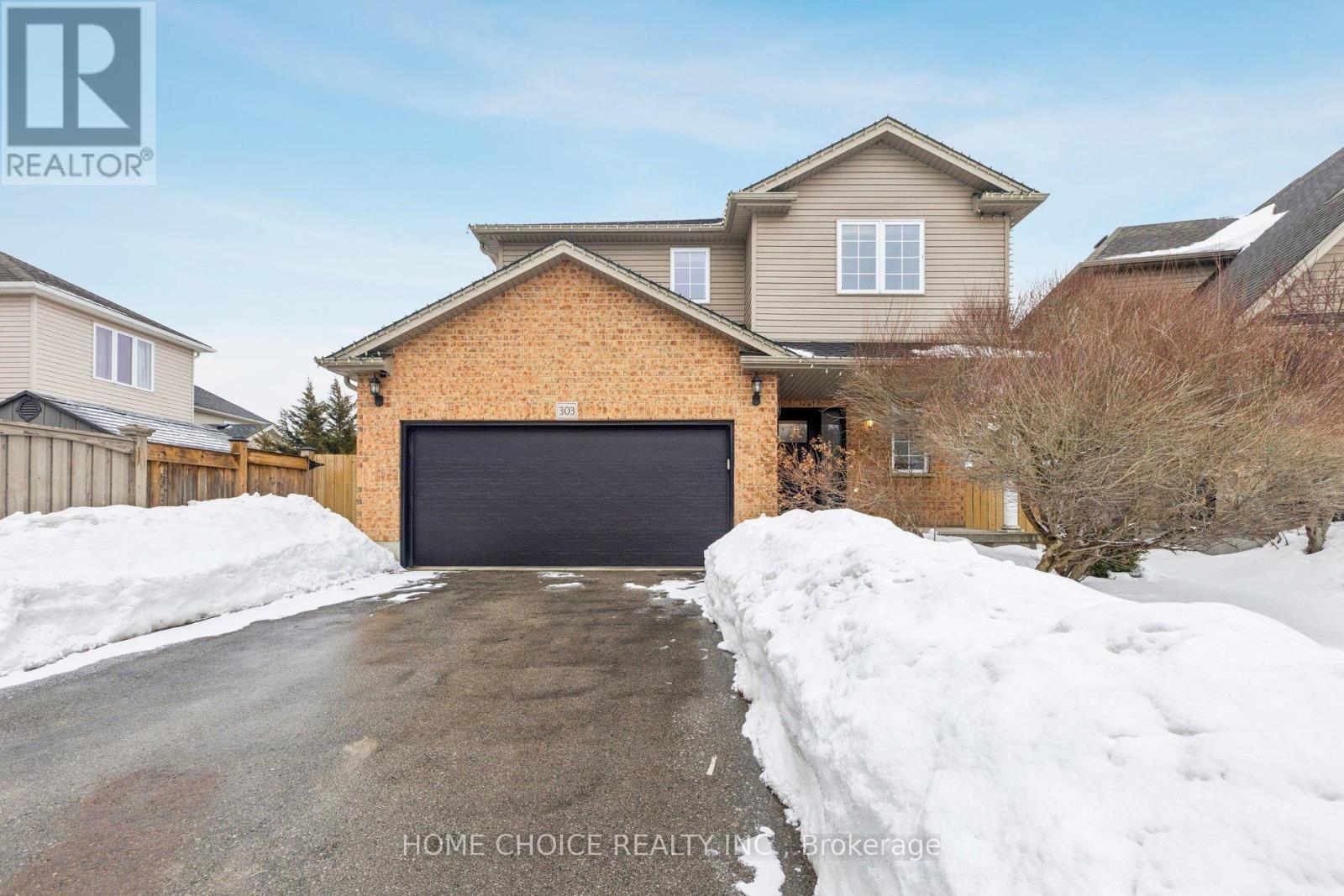 303 Hillcroft Court, Waterloo, ON - Outdoor