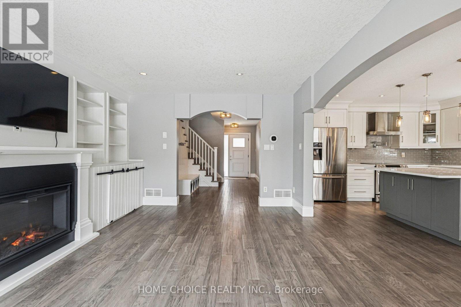 303 Hillcroft Court, Waterloo, ON - Indoor With Fireplace