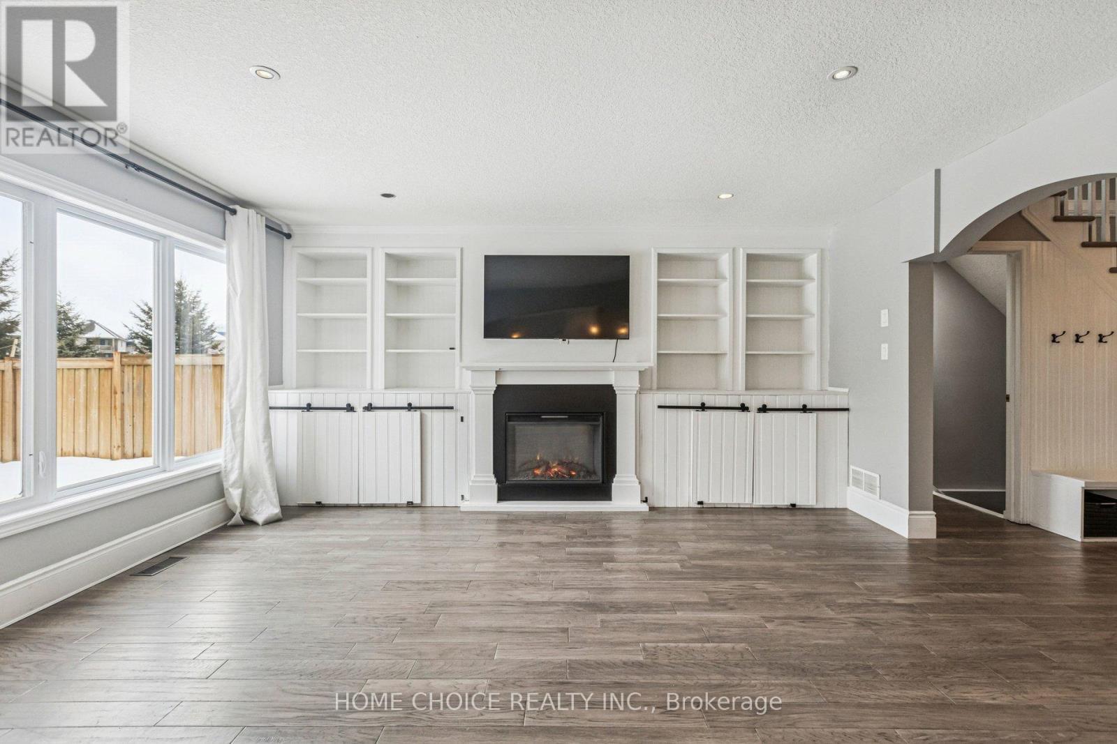303 Hillcroft Court, Waterloo, ON - Indoor Photo Showing Other Room With Fireplace