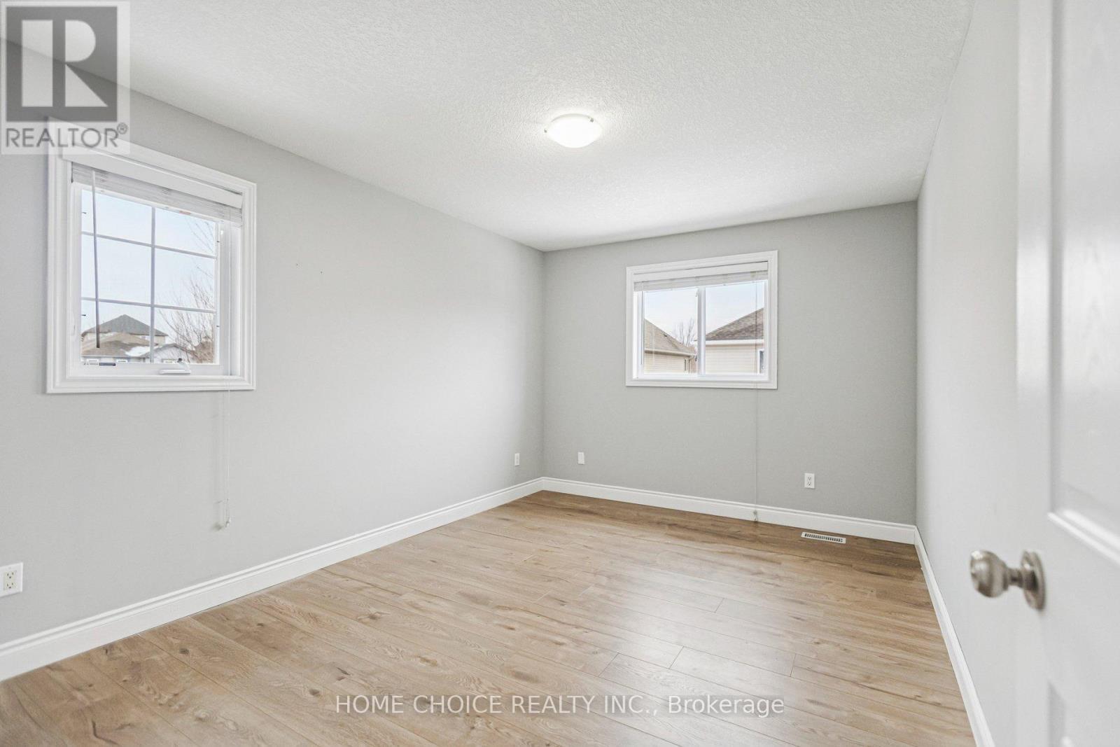 303 Hillcroft Court, Waterloo, ON - Indoor Photo Showing Other Room