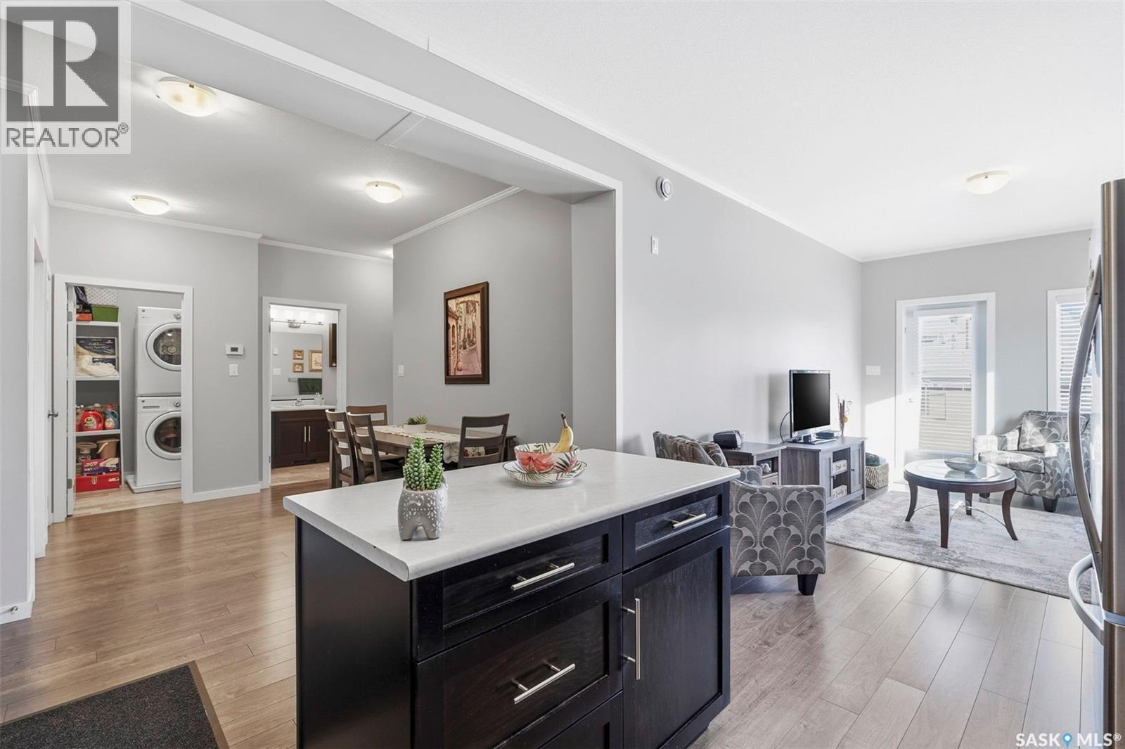 #113 545 Hassard Close, Saskatoon, SK - Indoor Photo Showing Living Room