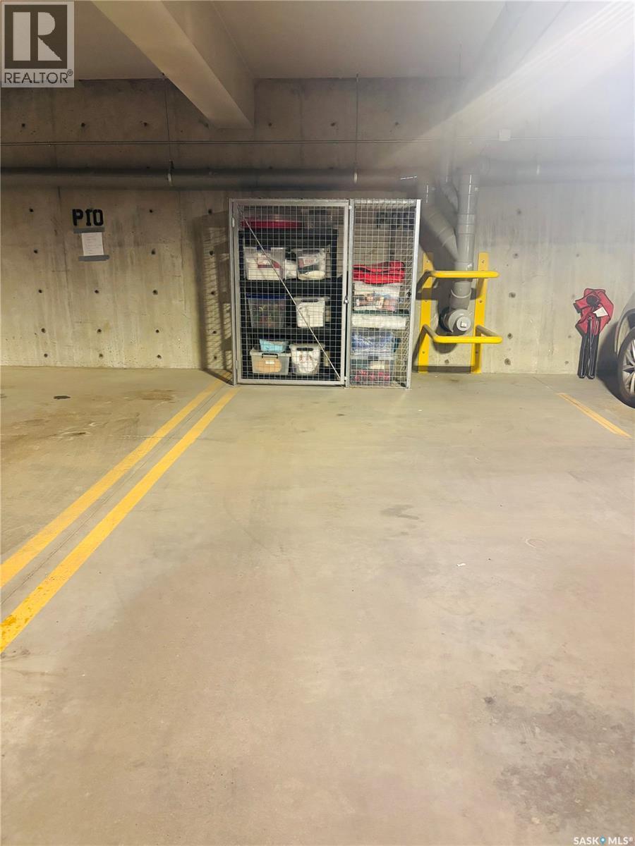 #113 545 Hassard Close, Saskatoon, SK - Indoor Photo Showing Garage
