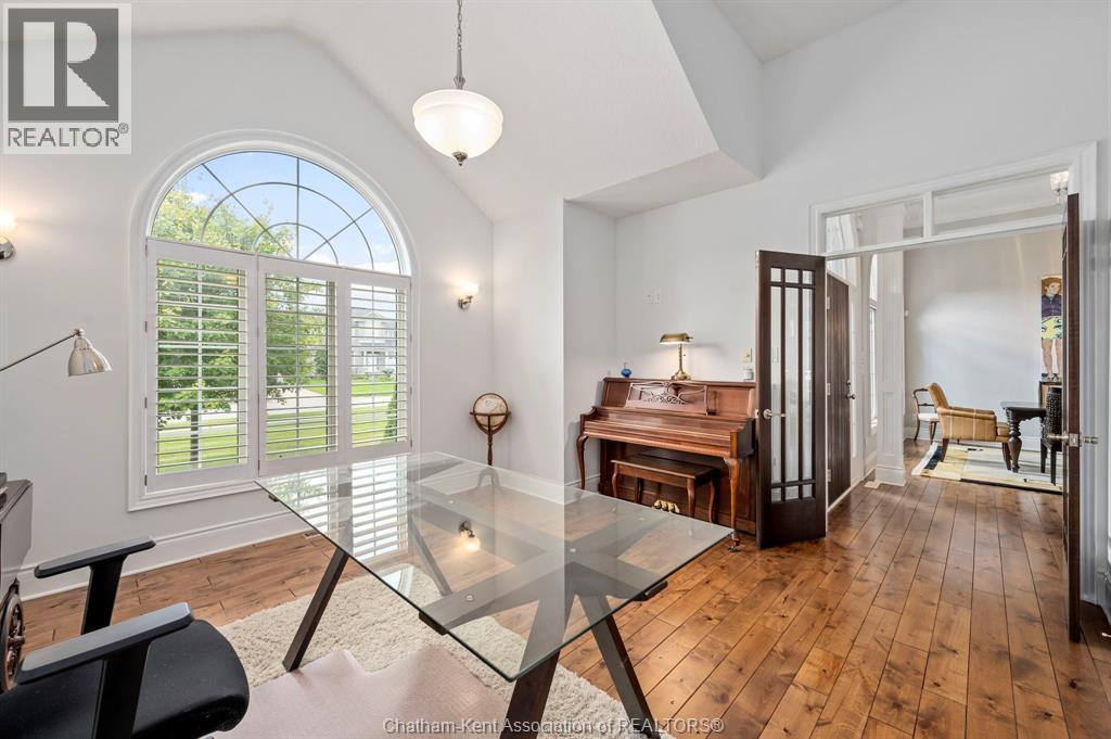 1465 Shore Road, London, ON - Indoor Photo Showing Dining Room