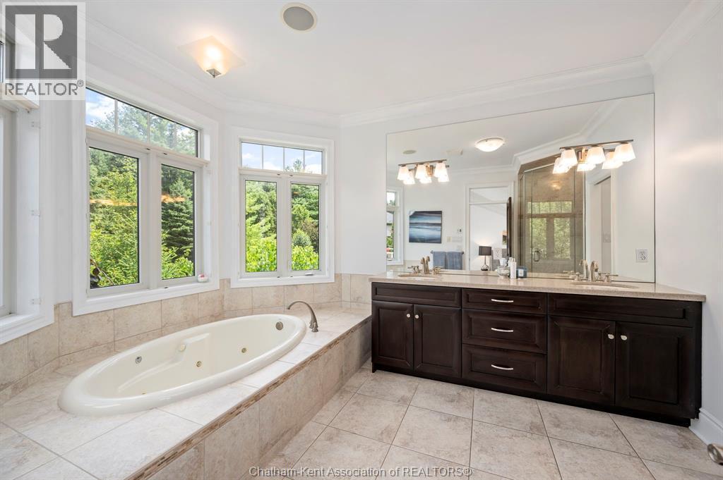 1465 Shore Road, London, ON - Indoor Photo Showing Bathroom