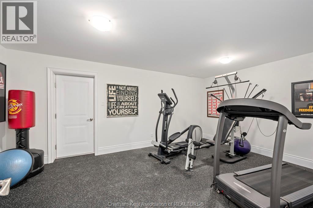 1465 Shore Road, London, ON - Indoor Photo Showing Gym Room