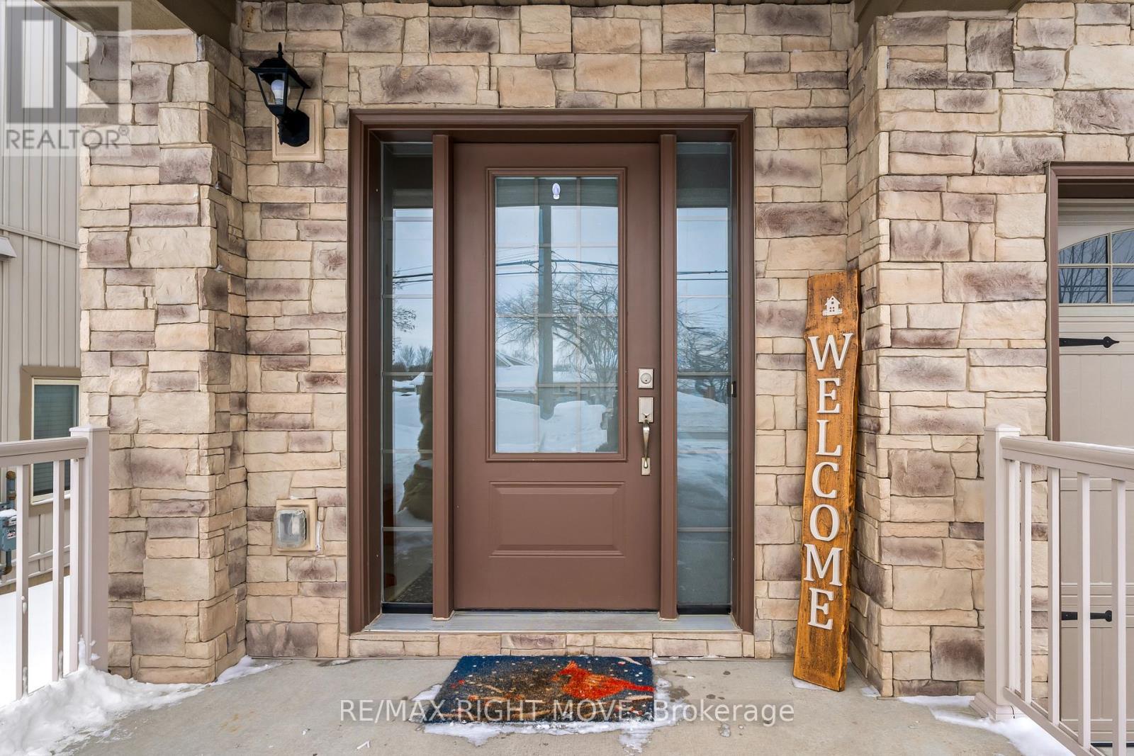 A - 246 James Street E, Orillia, ON - Outdoor