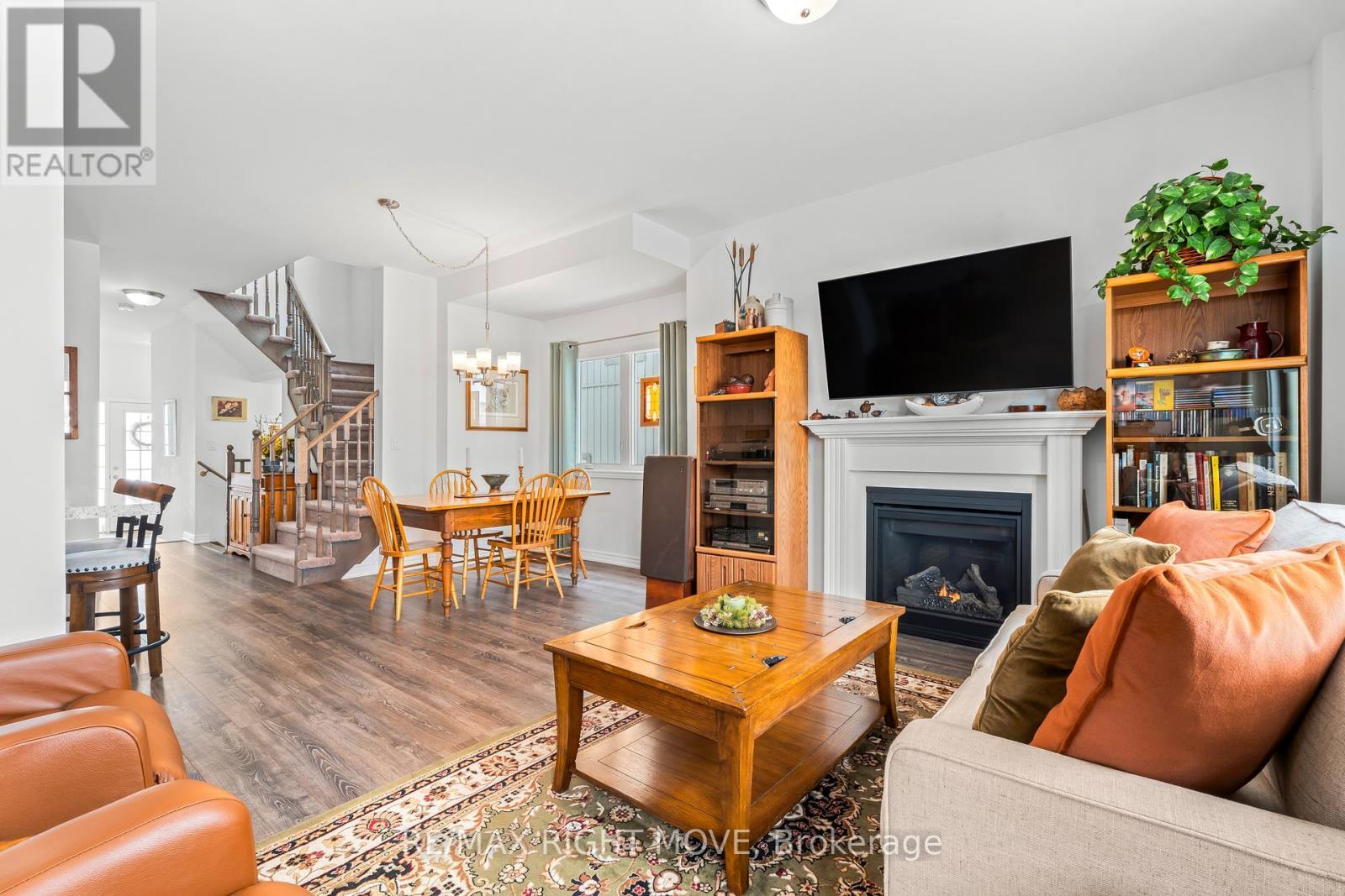 A - 246 James Street E, Orillia, ON - Indoor Photo Showing Living Room With Fireplace
