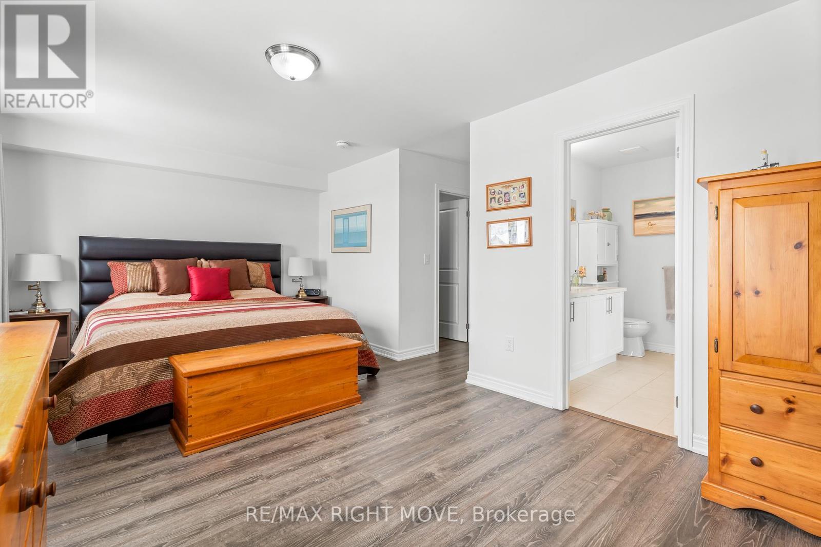 A - 246 James Street E, Orillia, ON - Indoor Photo Showing Bedroom