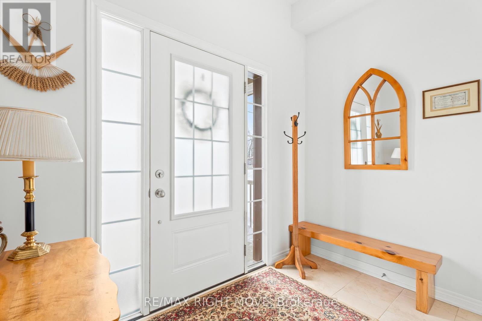 Front foyer - A - 246 James Street E, Orillia, ON - Indoor Photo Showing Other Room