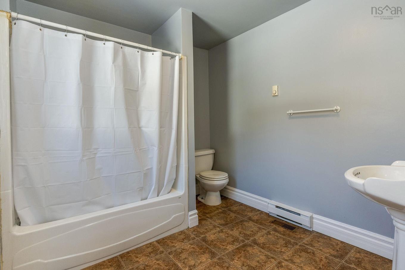 2 Oldham Rd, Enfield, NS