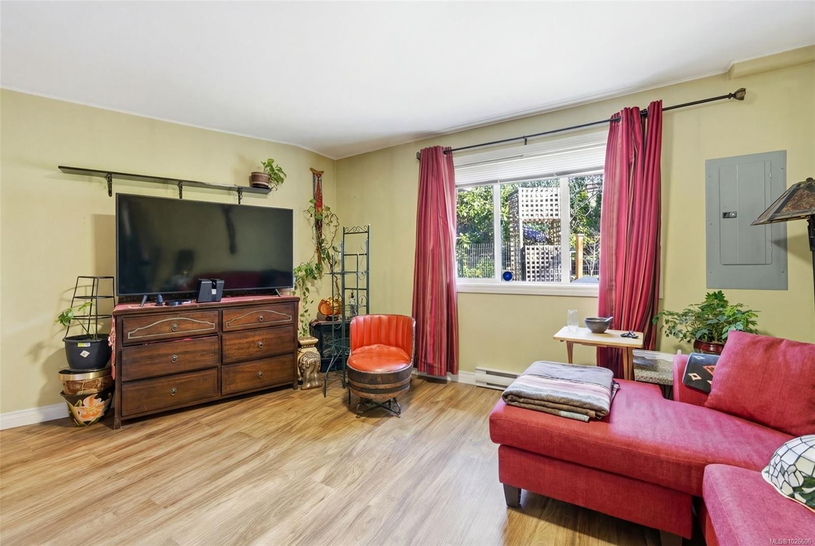 1185 Rock St, Saanich, BC