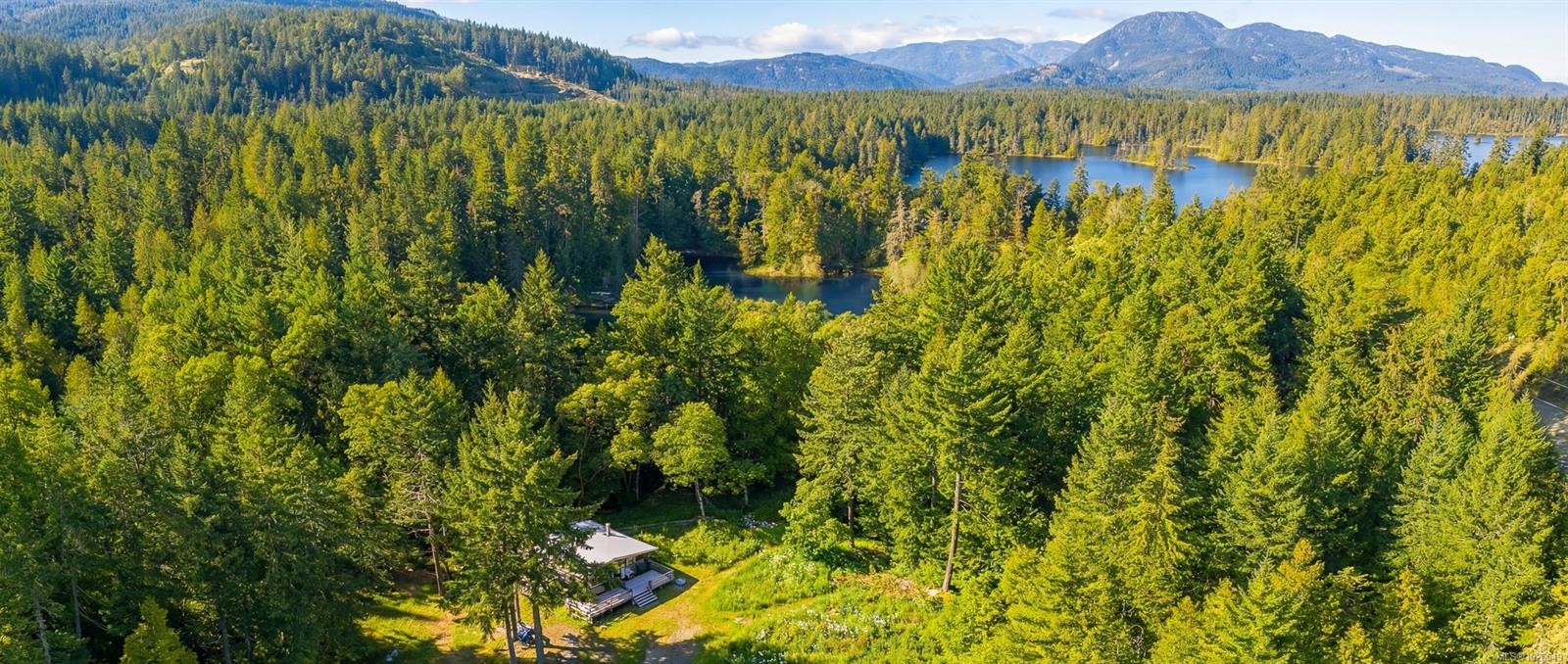 2740 Lakeview Rd, Qualicum Beach, BC