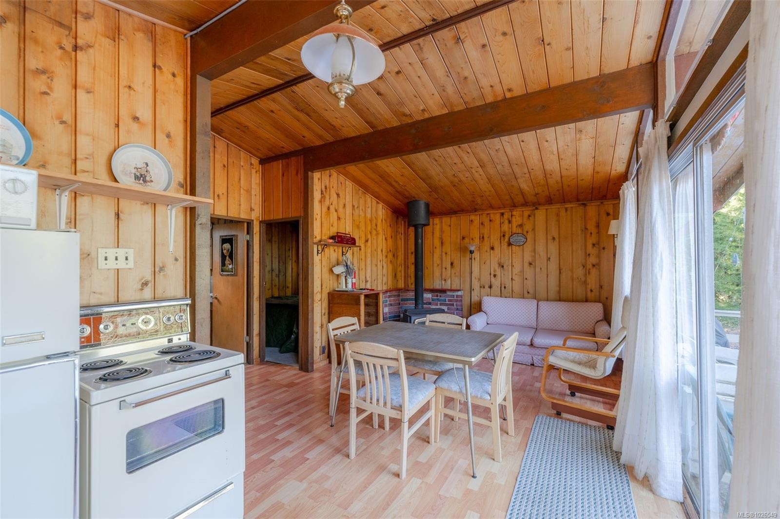 2740 Lakeview Rd, Qualicum Beach, BC