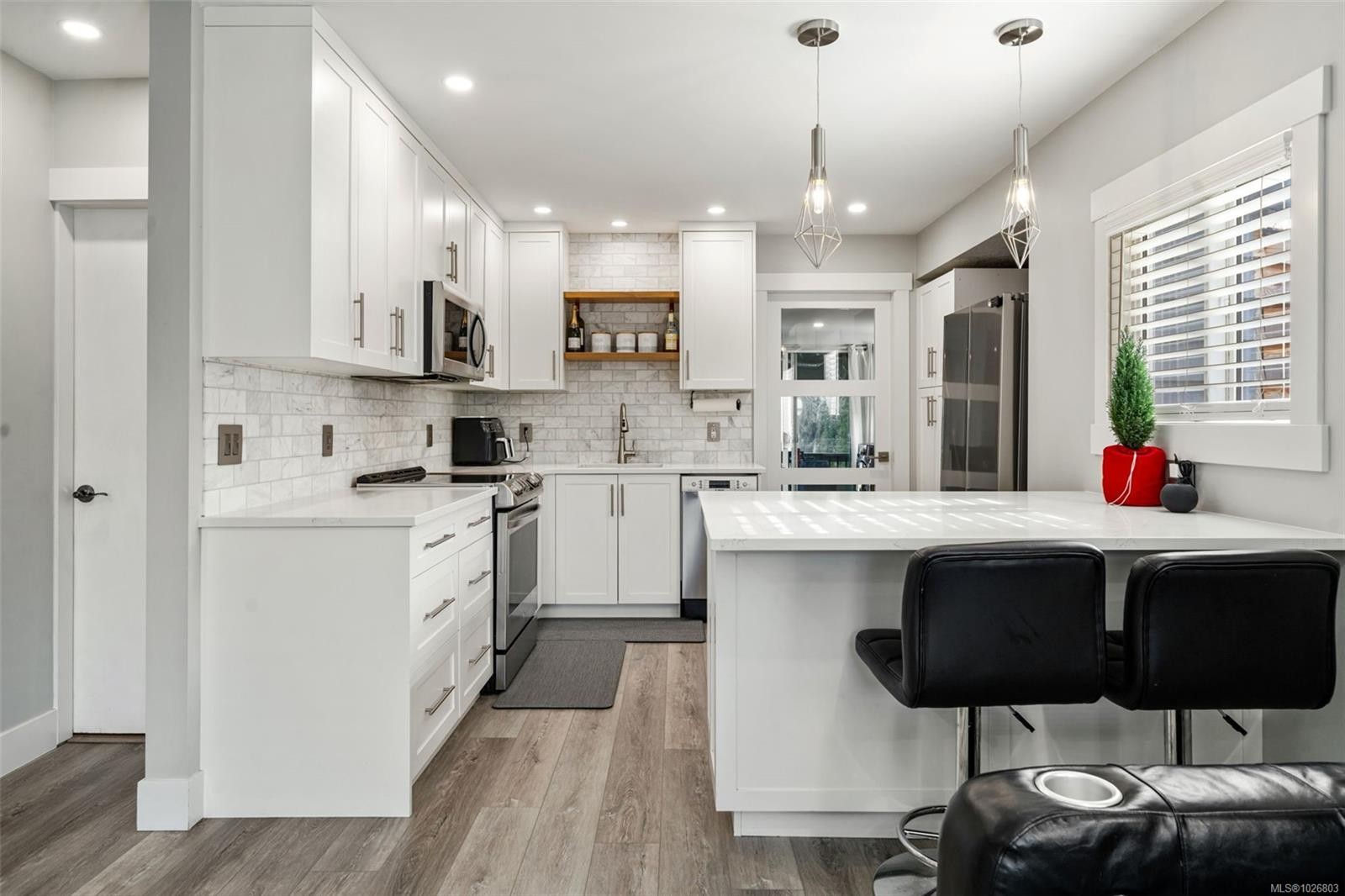 450 Obed Ave, Saanich, BC