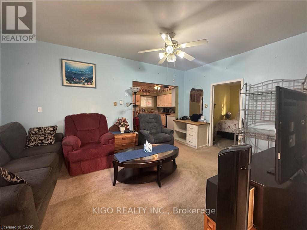 115 Diagonal Road, North Huron, ON - Indoor Photo Showing Living Room