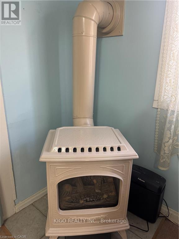 115 Diagonal Road, North Huron, ON - Indoor Photo Showing Laundry Room