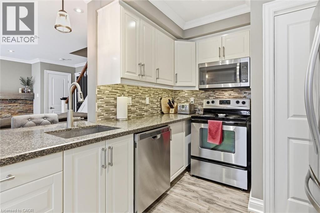 469 Claridge Road Unit# 6, Burlington, ON - Indoor Photo Showing Kitchen With Stainless Steel Kitchen With Upgraded Kitchen