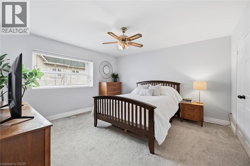 469 Claridge Road Unit# 6, Burlington, ON - Indoor Photo Showing Bedroom