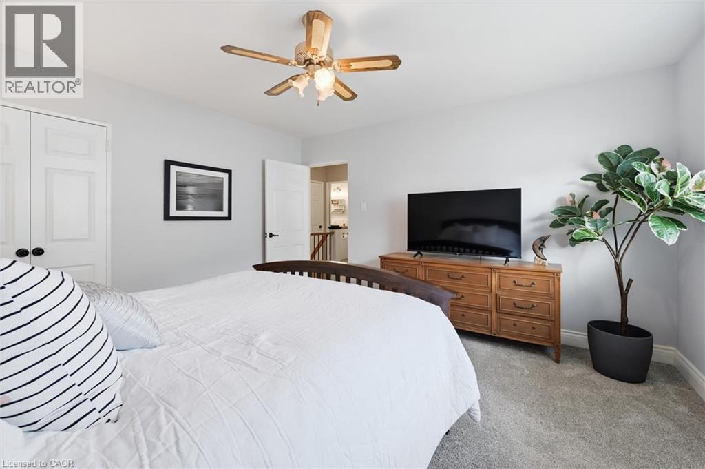 469 Claridge Road Unit# 6, Burlington, ON - Indoor Photo Showing Bedroom