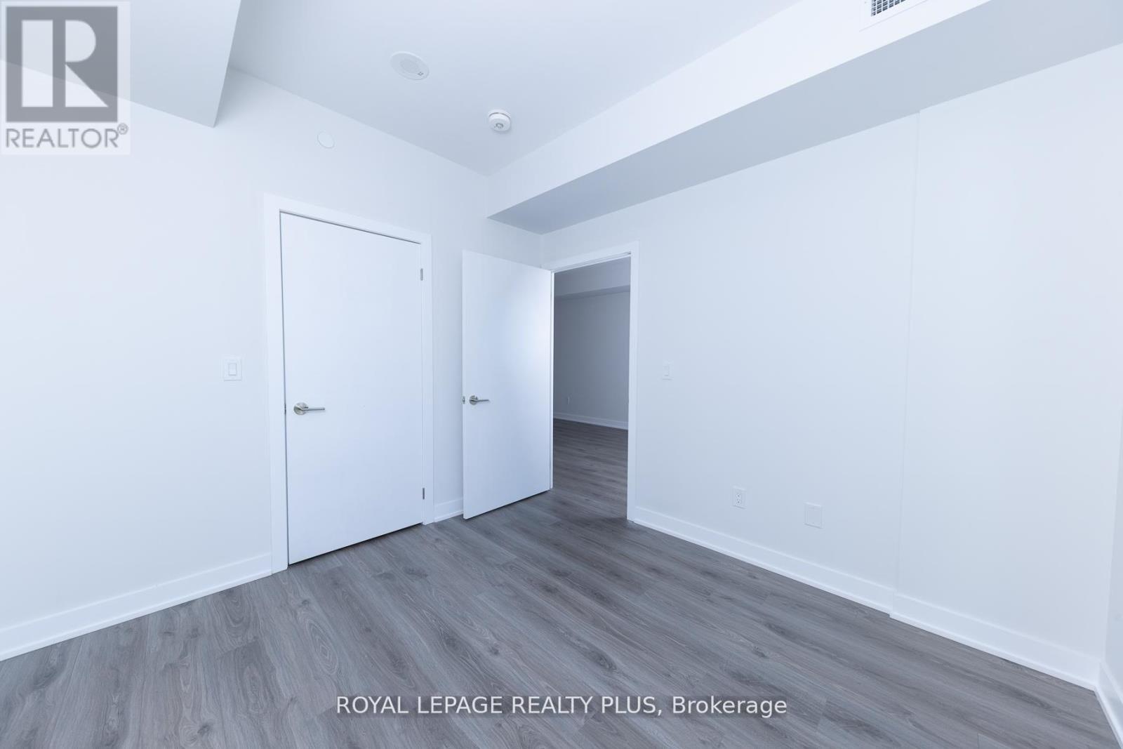 1710 - 430 Square One Drive, Mississauga, ON - Indoor Photo Showing Other Room