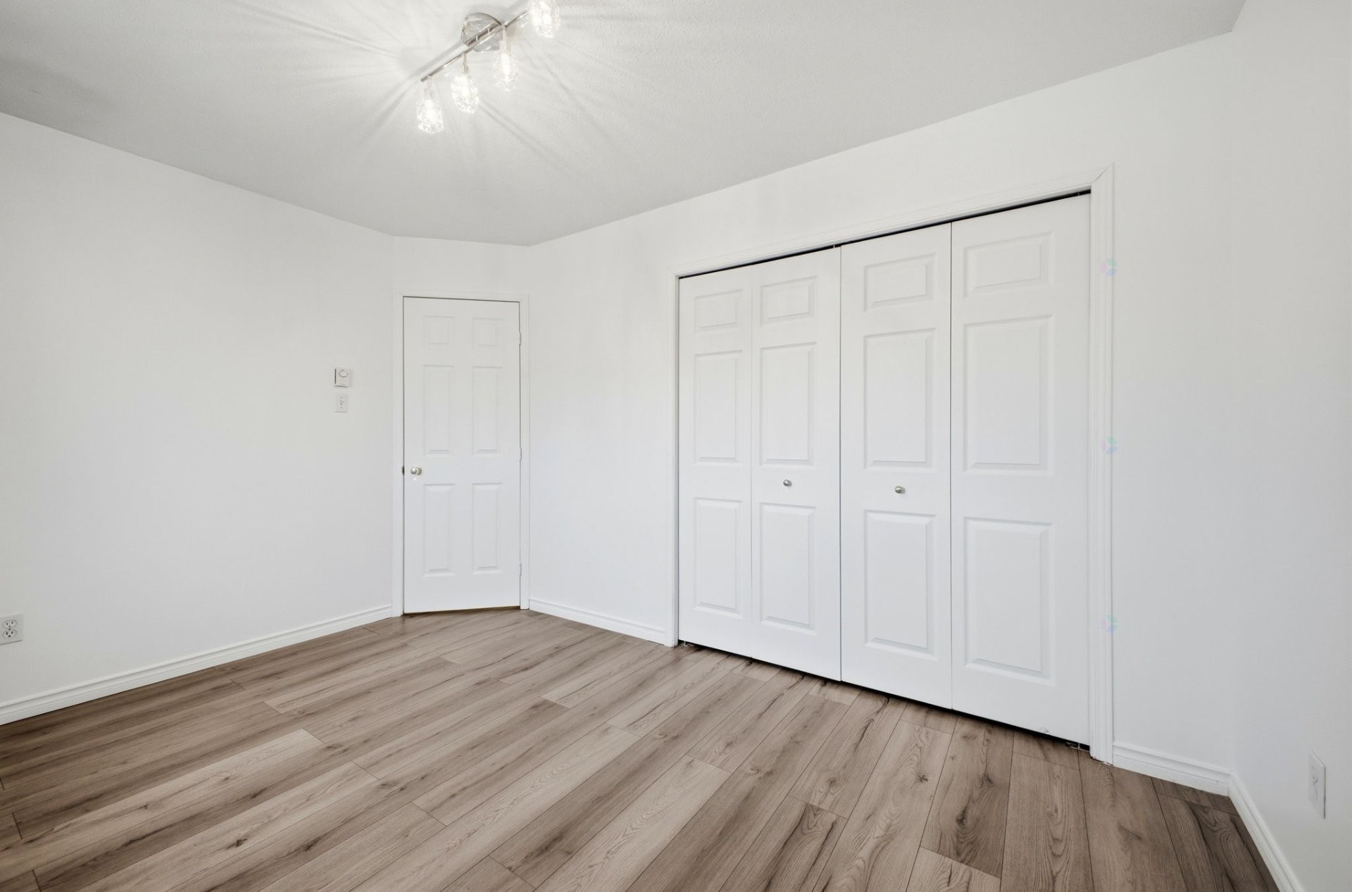 Chambre à coucher - C-321 Rue Champlain, Gatineau (Hull), QC - Indoor Photo Showing Other Room