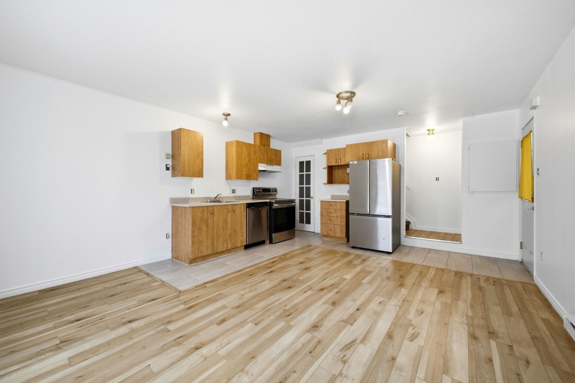 Vue d'ensemble - C-321 Rue Champlain, Gatineau (Hull), QC - Indoor Photo Showing Kitchen