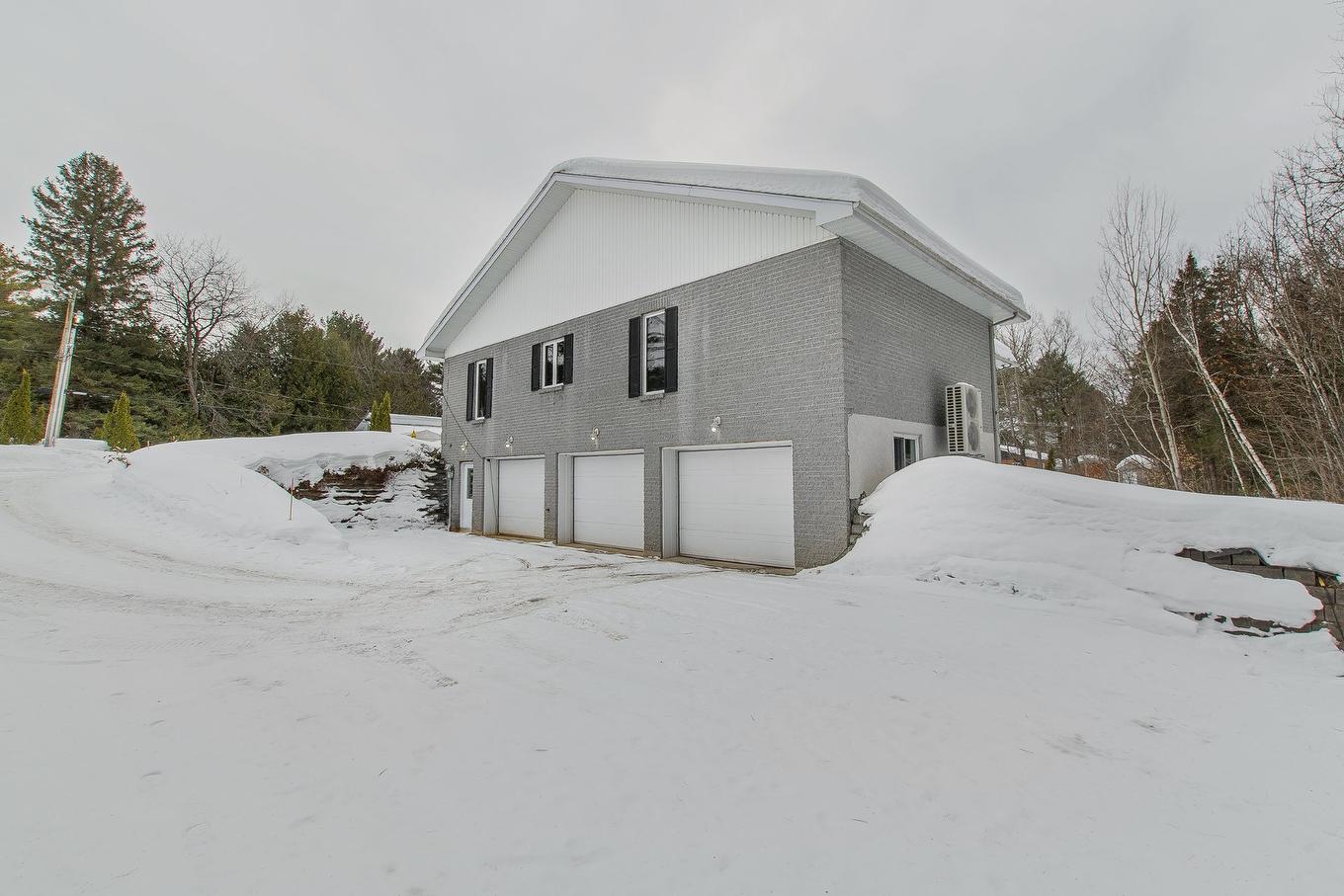 Garage - 3171 Rue Dupuis, Sainte-Julienne, QC - Outdoor